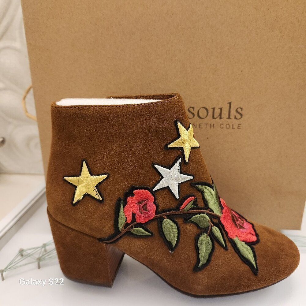 Gentle Souls "Blaise Patches" Embroidered boots. NIB. SIze 6